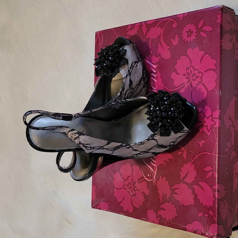 Lulu Townsend Peep toe